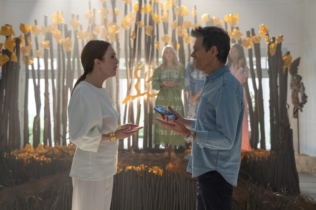 Sirens. (L to R) Julianne Moore as Michaela, Kevin Bacon as Peter Kell in episode 105 of Sirens. Cr. Macall Polay/Netflix © 2025