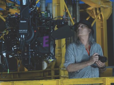 inematographer Russell Carpenter on the set of 20th Century Studios' AVATAR: THE WAY OF WATER. Photo by Mark Fellman.