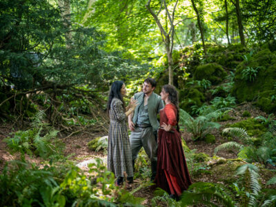 Director Chloé Zhao with actors Paul Mescal and Jessie Buckley with on the set of their film HAMNET, a Focus Features release. Credit: