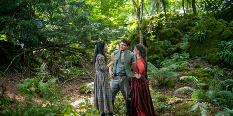 Director Chloé Zhao with actors Paul Mescal and Jessie Buckley with on the set of their film HAMNET, a Focus Features release. Credit: